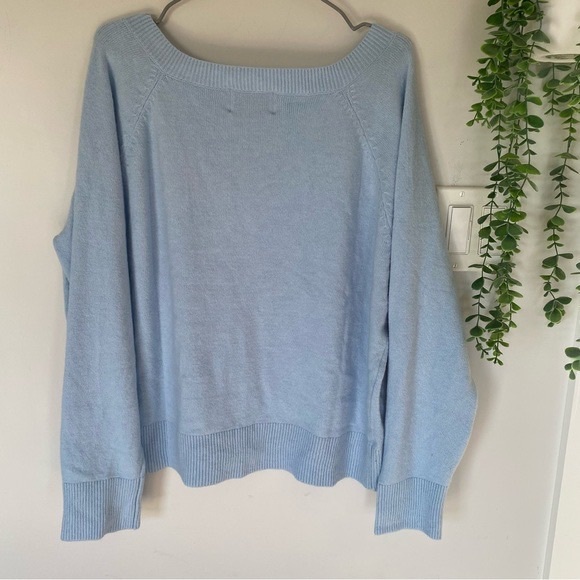 Old Navy Blue V-Neck Sweater Size Medium - Picture 5 of 6